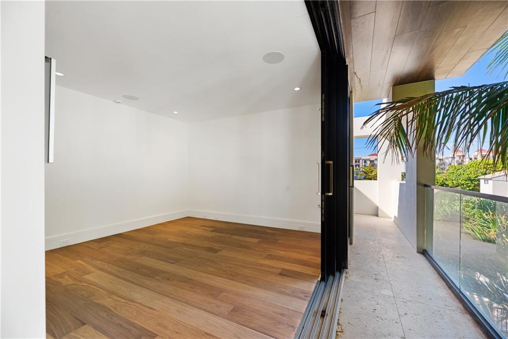 LAUDERDALE BEACH - Residential