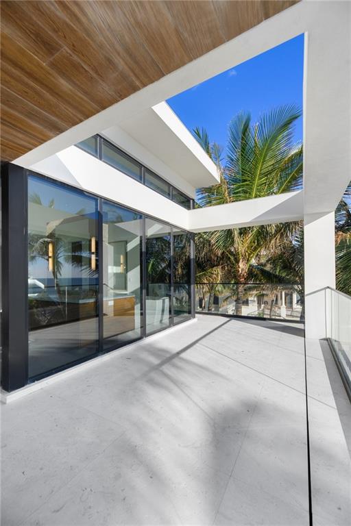 LAUDERDALE BEACH - Residential