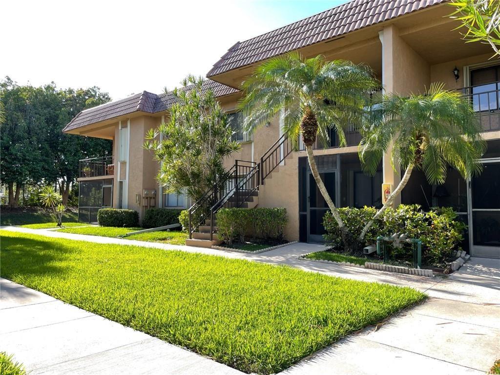 *** Location, Location, Location *** Come live in the desire area of Weston. This beautiful 2 bedroom 2 bath
condo will be available July 1st; however, call to schedule an appointment. Totally renovated with an open concept
to enjoy with family and friends, tile floors throughout. Front and back screened, back patio with a view to the
canal for a peaceful and relaxing evening or to have breakfast on a beautiful morning. Excellent schools A+. Family oriented community. Must See. Won't Last! **need 24 hours in advance for showing as tenant occupied** Access to an amazing club house with a minimum annual fee. CALL OWNER DIRECTLY. Phone on listing.