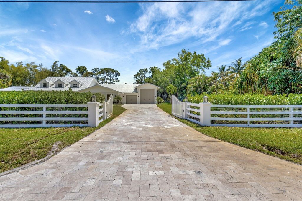 Photo of 15014 72nd Drive N, Palm Beach Gardens, FL 33418 (MLS # R11082924)