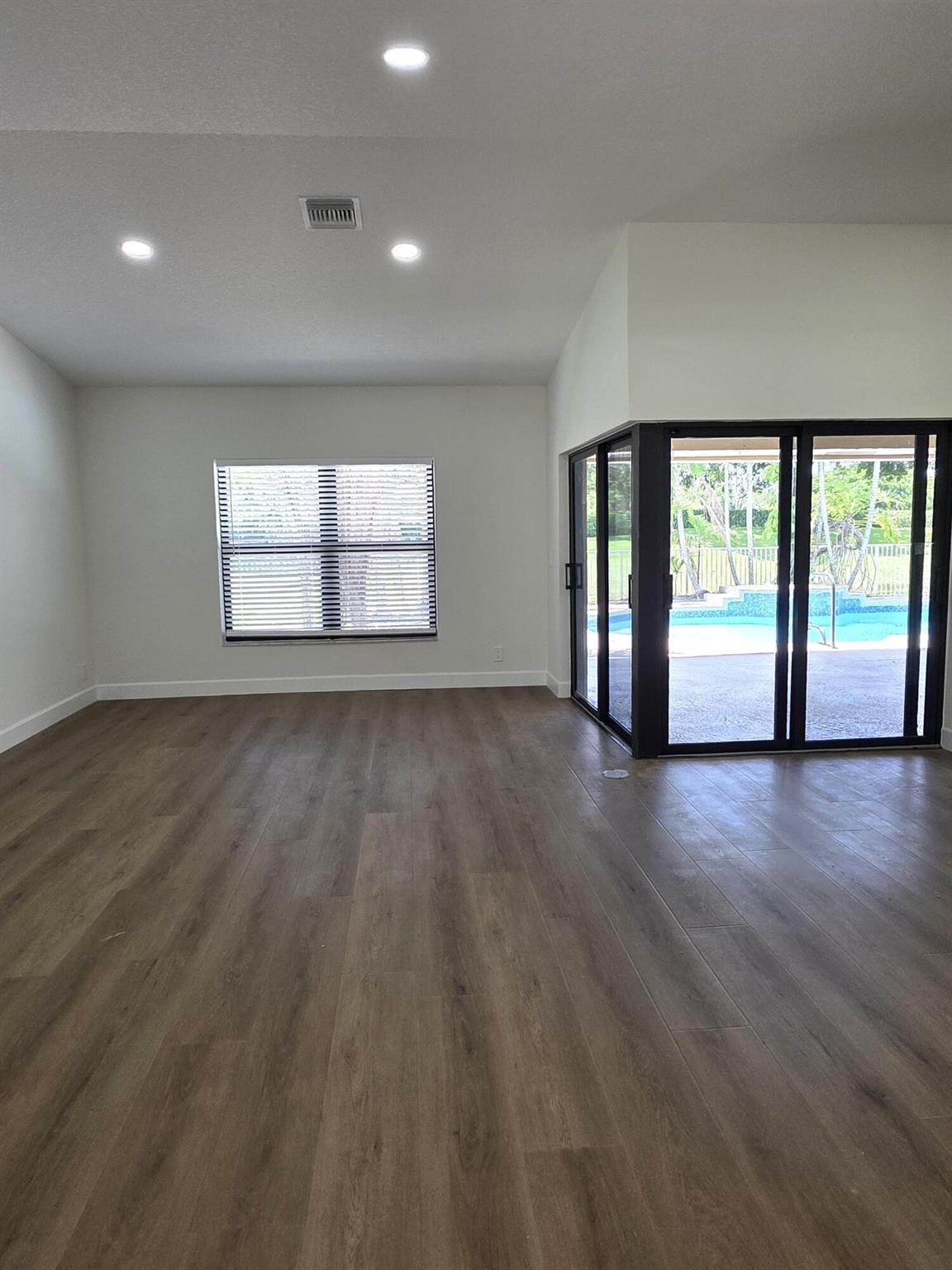 Island Lakes - Residential Lease