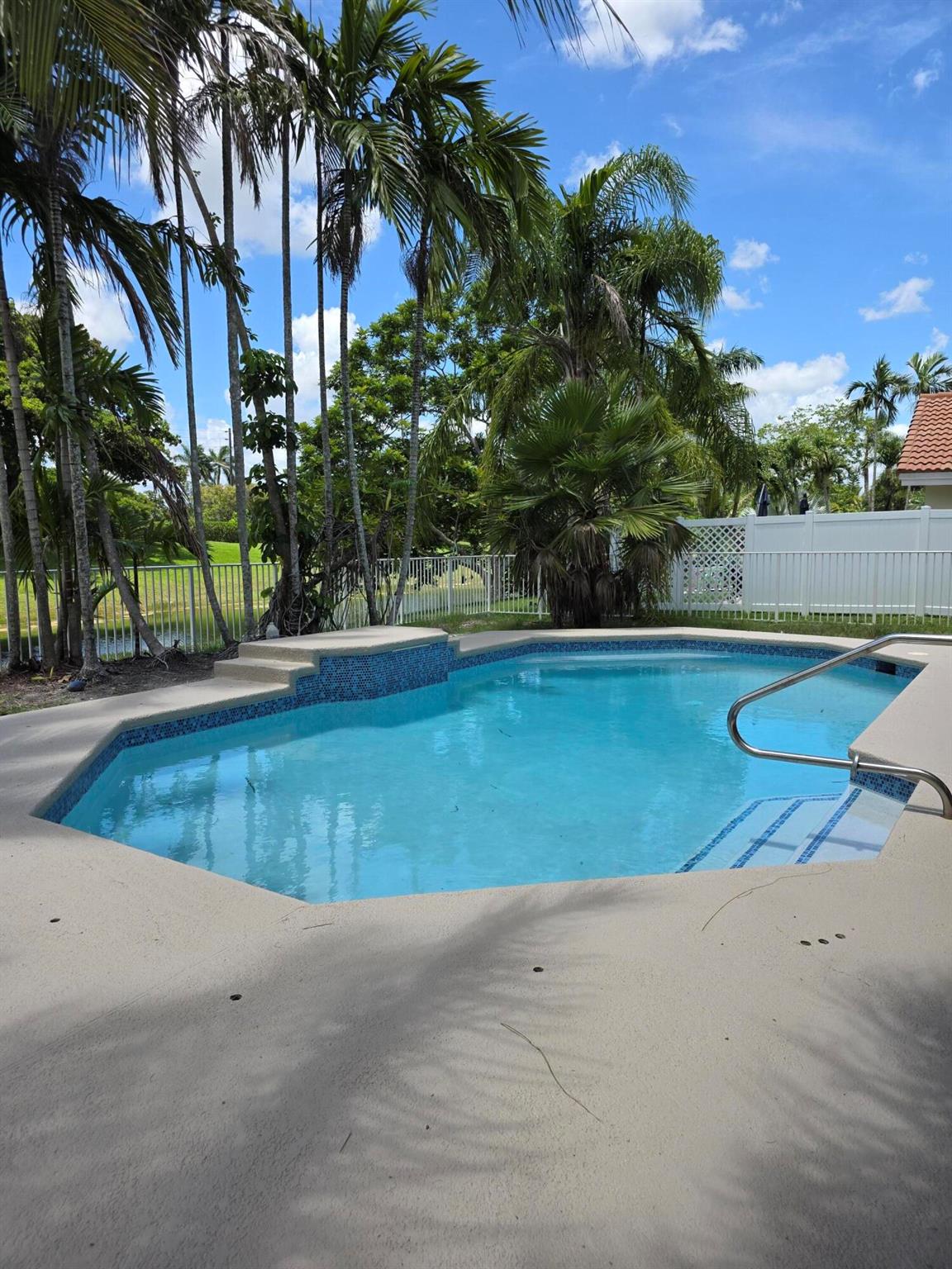 Island Lakes - Residential Lease