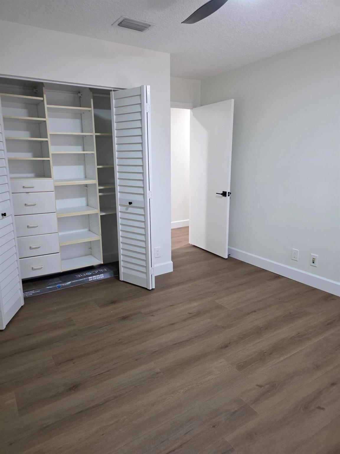 Island Lakes - Residential Lease