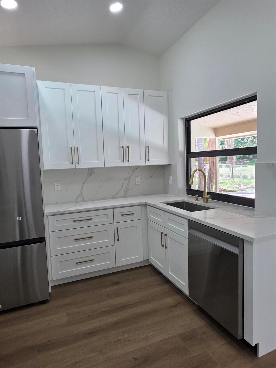 Island Lakes - Residential Lease