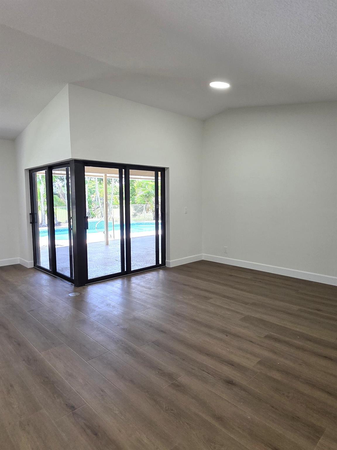 Island Lakes - Residential Lease