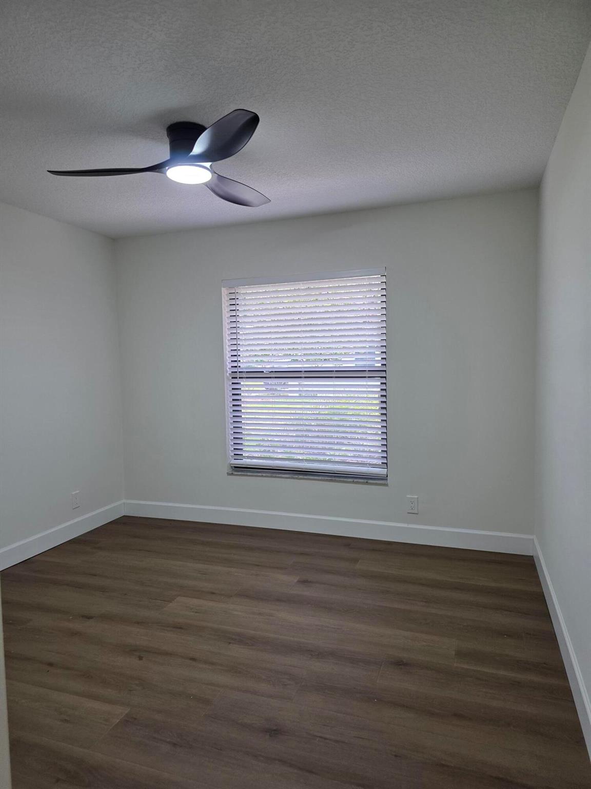 Island Lakes - Residential Lease