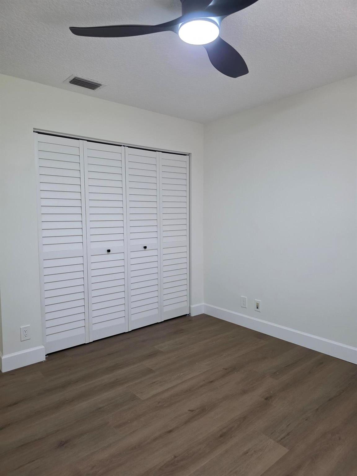 Island Lakes - Residential Lease