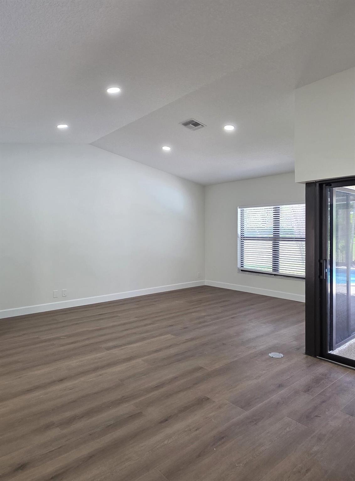 Island Lakes - Residential Lease