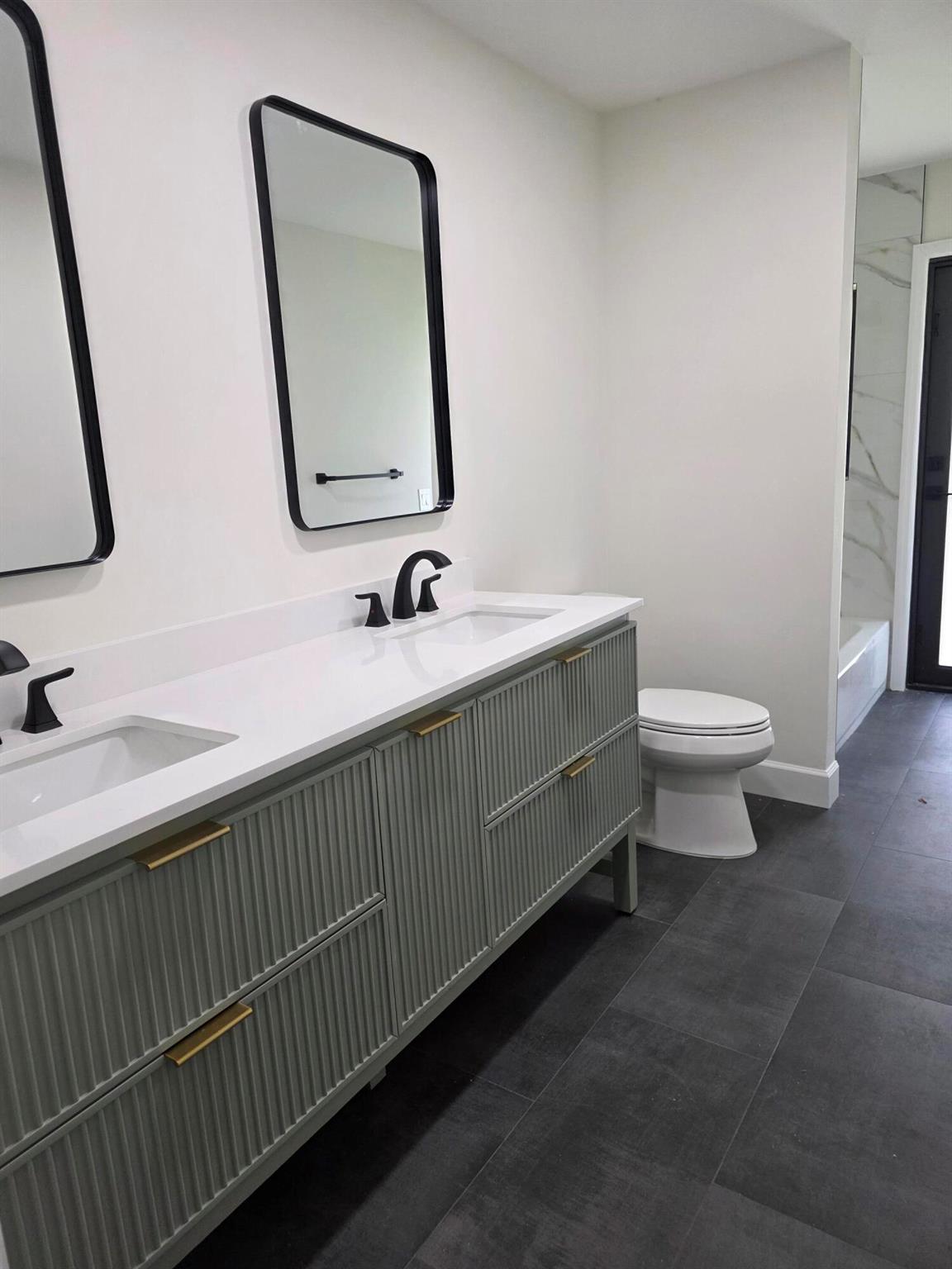 Island Lakes - Residential Lease