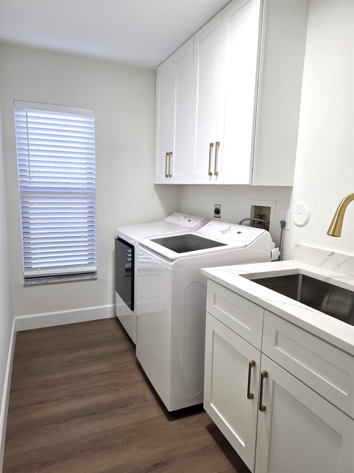 Island Lakes - Residential Lease