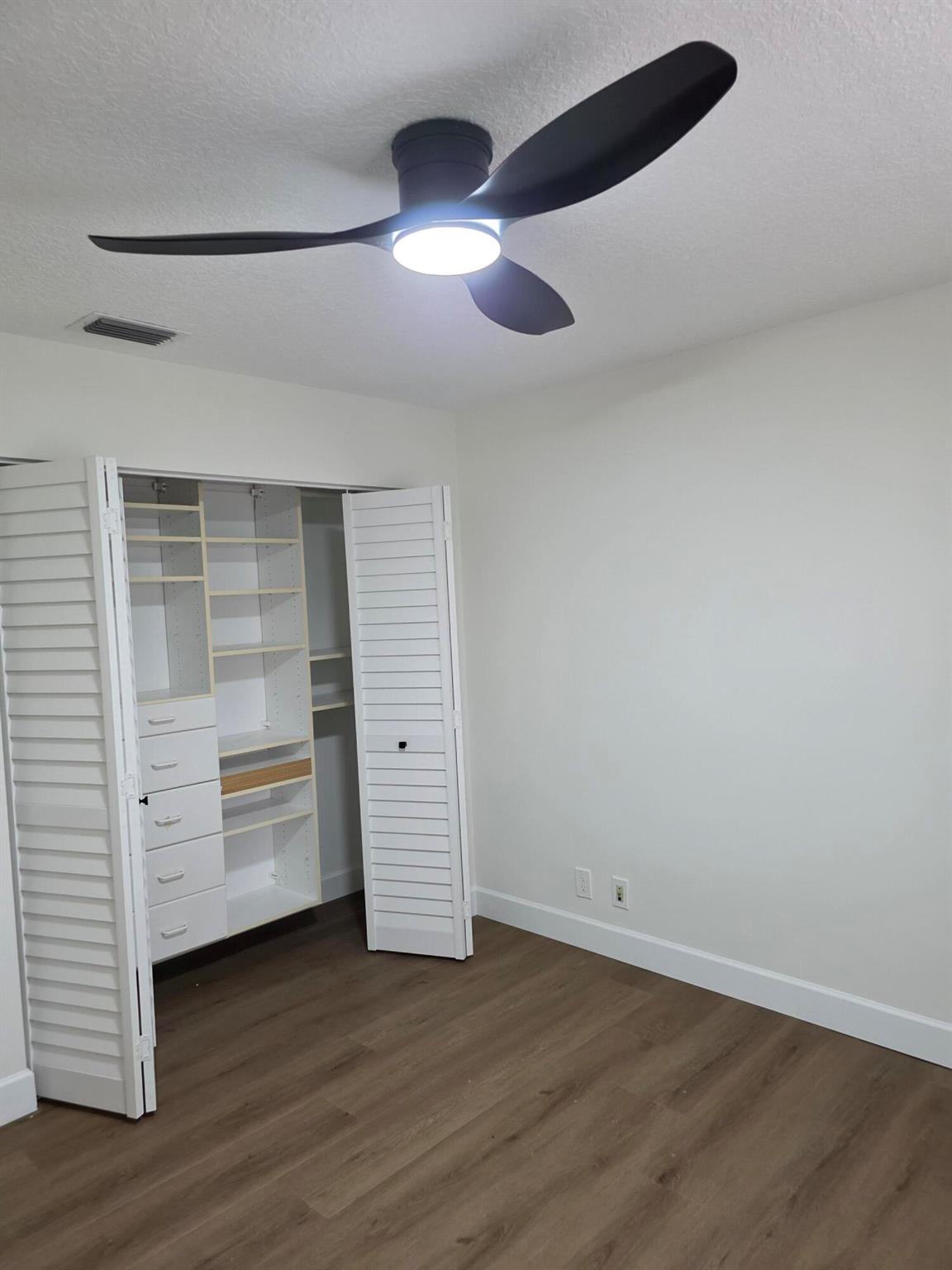 Island Lakes - Residential Lease