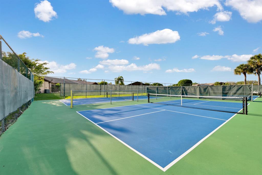 LAS VERDES - Residential