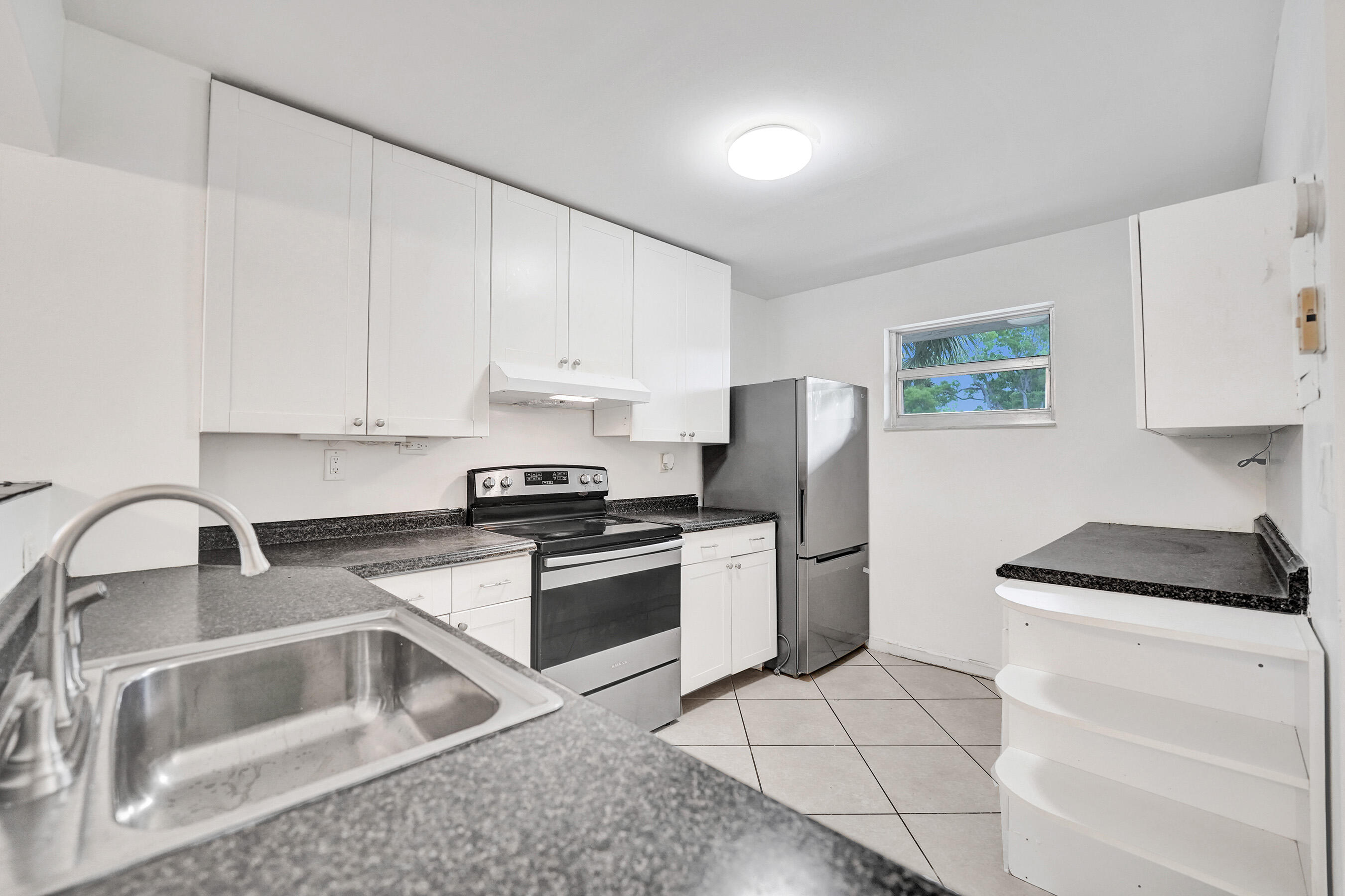 SHERWOOD SQUARE CONDOMINIUM - Residential