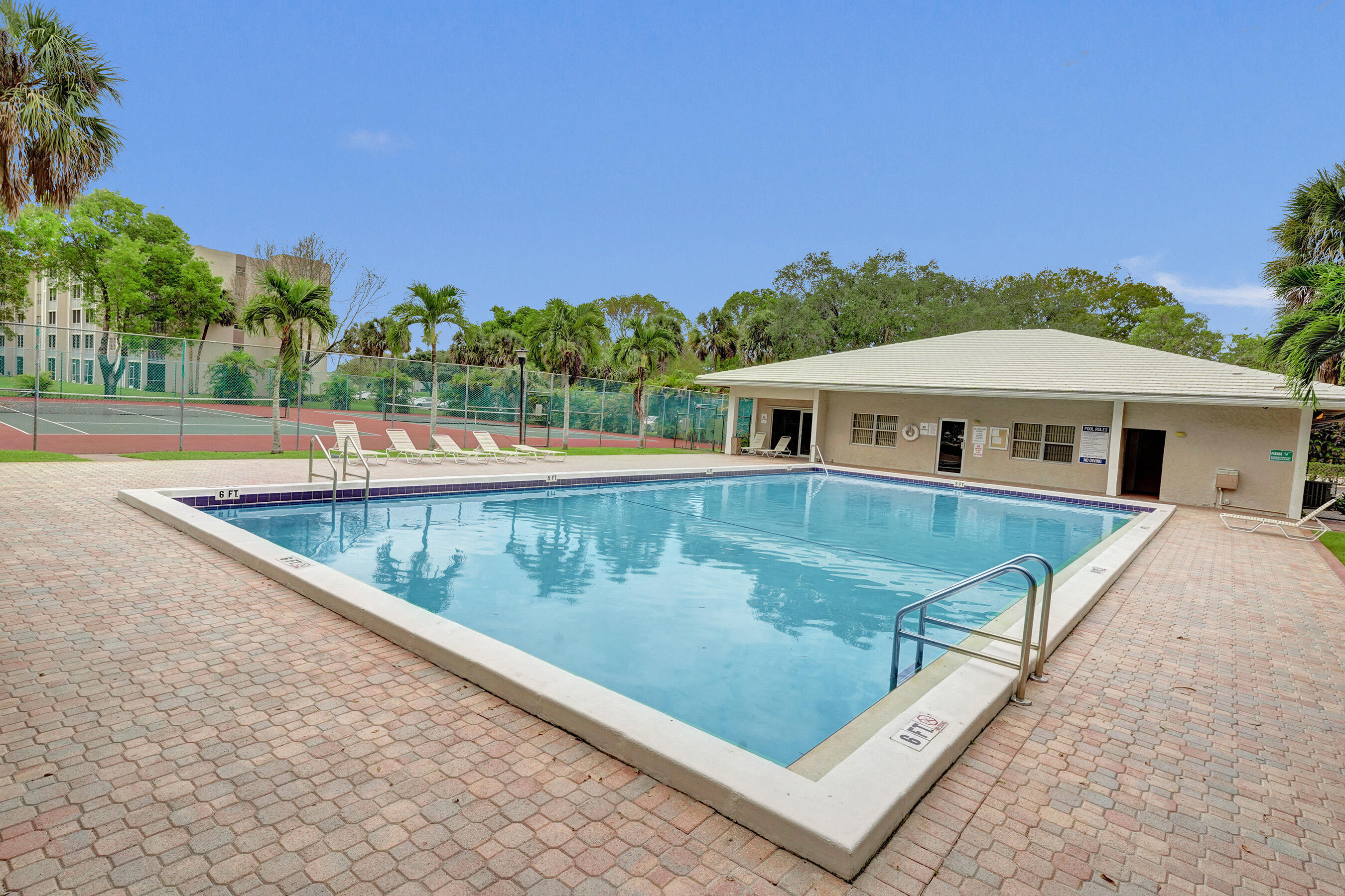 SHERWOOD SQUARE CONDOMINIUM - Residential