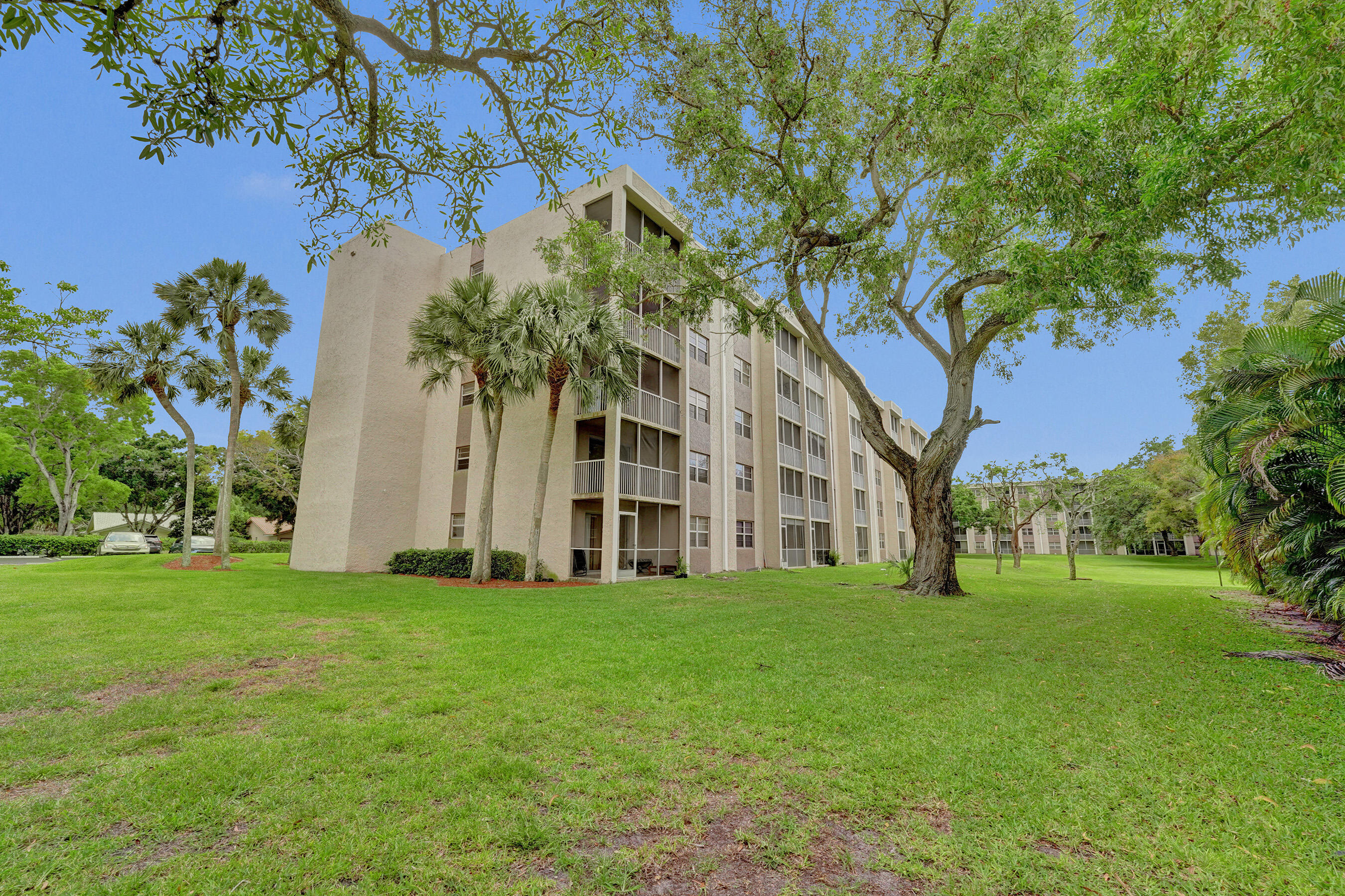 SHERWOOD SQUARE CONDOMINIUM - Residential