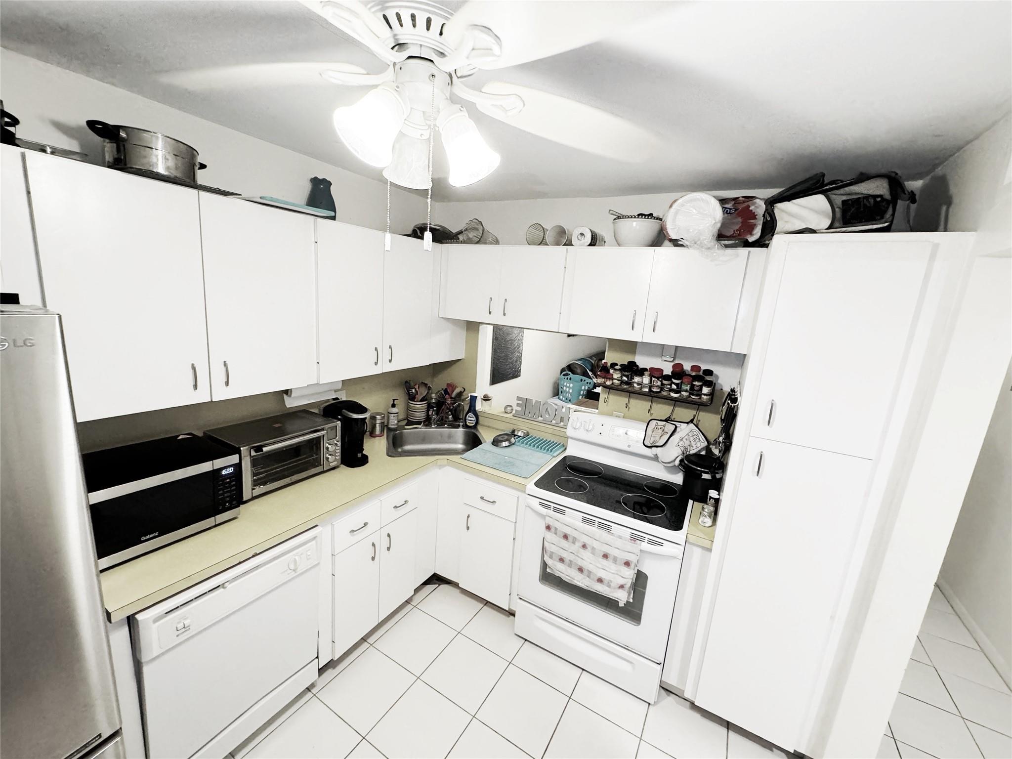 View photos, virtual tours, details... 3200 Holiday Springs Blvd 3-304
