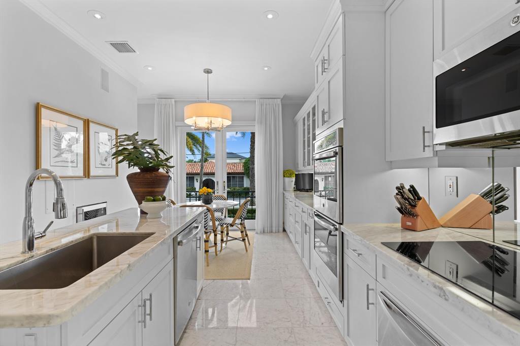 VILLA PLATI TOWNHOMES - Residential