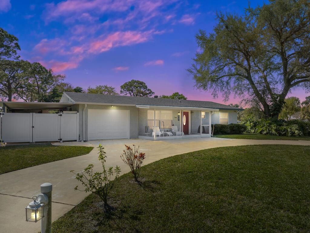 Photo of 6501 Bayard Road, Fort Pierce, FL 34951 (MLS # R10965125)