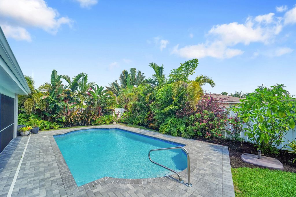 Photo of 2133 NW 116th Terrace, Coral Springs, FL 33071 (MLS # B26008342)