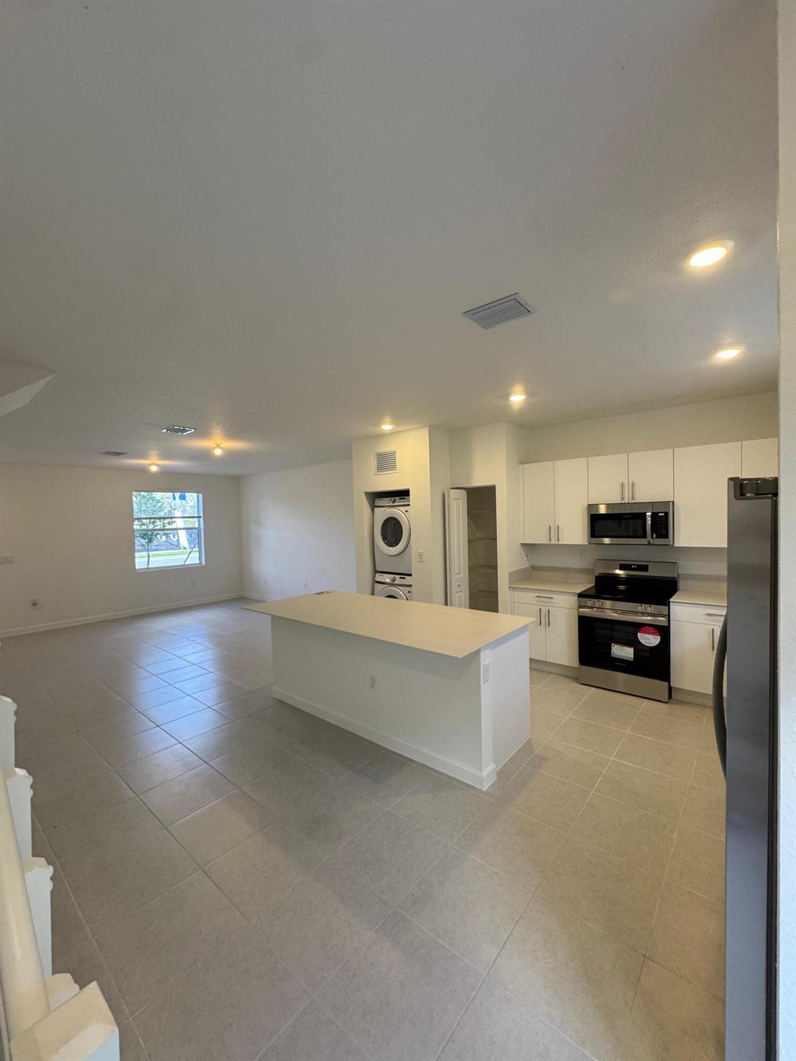 ST GERMAIN ASSEMBLAGE - Residential Lease