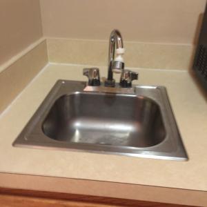 CASTLE PINES CONDOMINIUM - Residential Lease