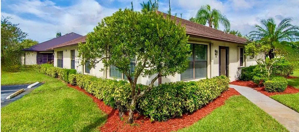 Photo of 1607 Laurel Leaf Lane #B, Fort Pierce, FL 34950 (MLS # B26021422)