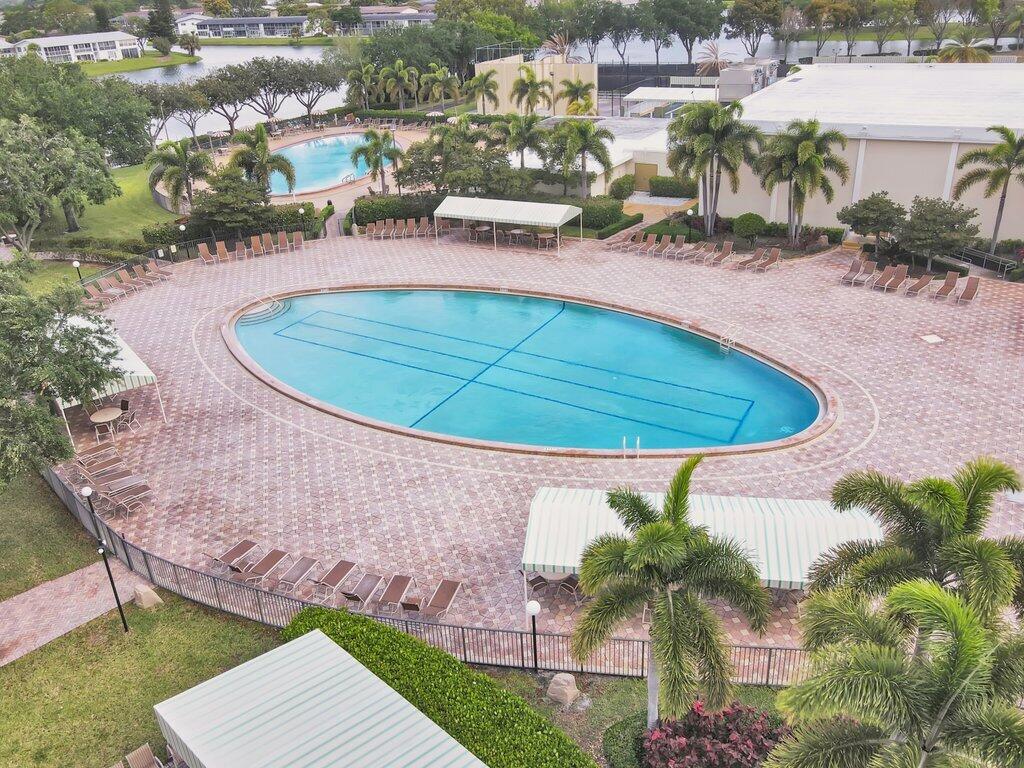 CAMDEN CONDOS - Residential