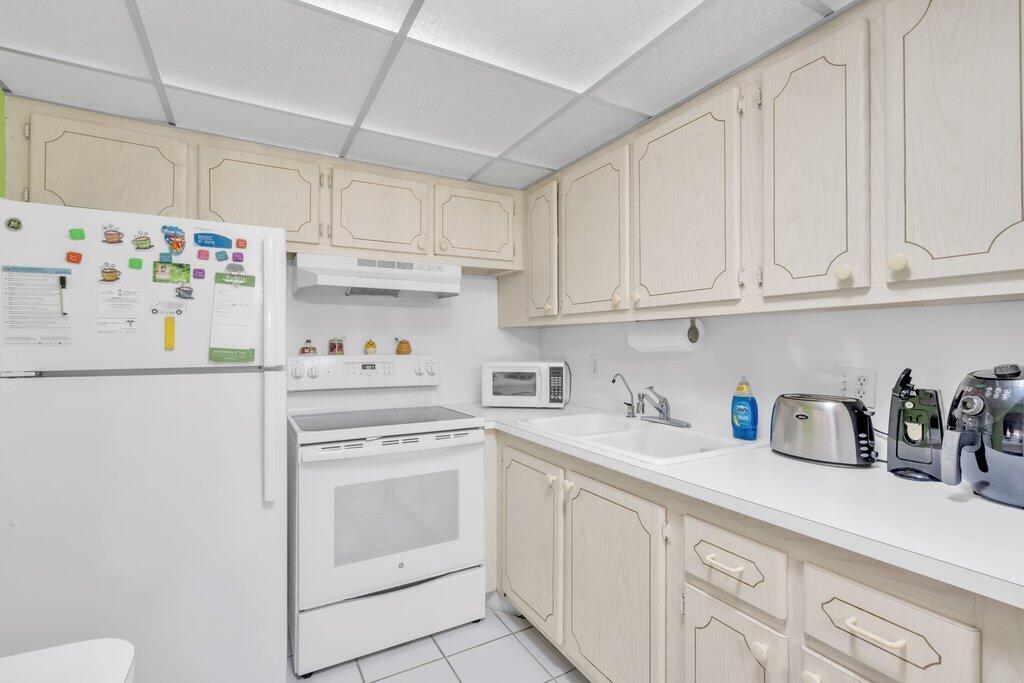 CAMDEN CONDOS - Residential