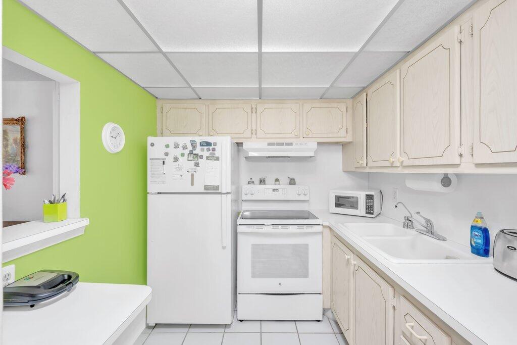 CAMDEN CONDOS - Residential