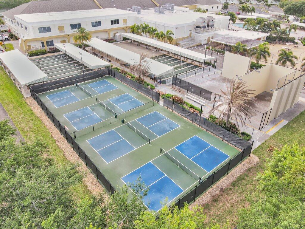 CAMDEN CONDOS - Residential