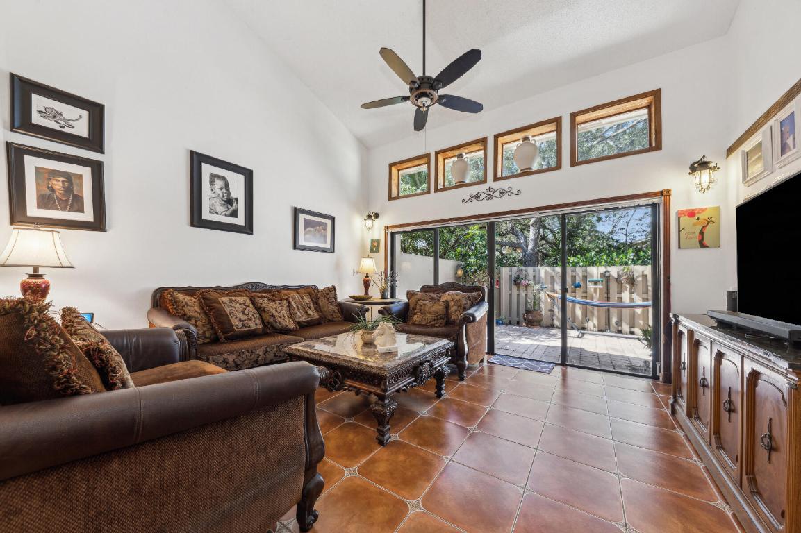 1400 NW 9th Avenue E-33