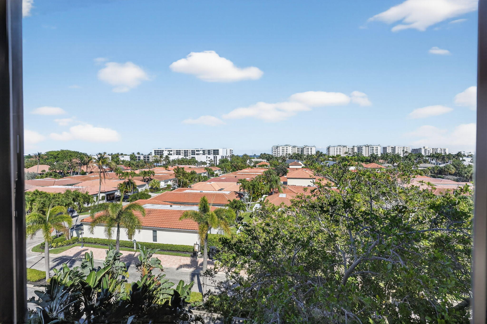 JUPITER OCEAN AND RACQUET CLUB - Residential