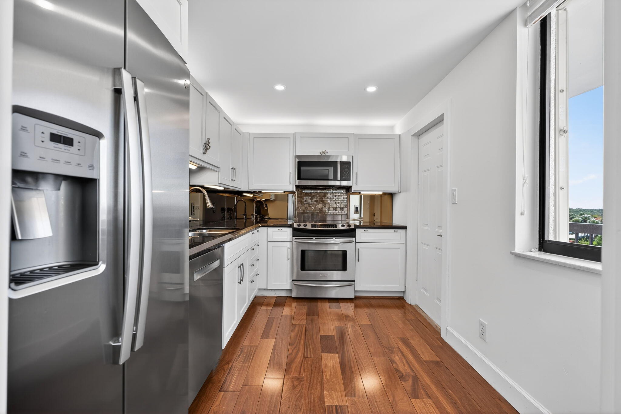 JUPITER OCEAN AND RACQUET CLUB - Residential