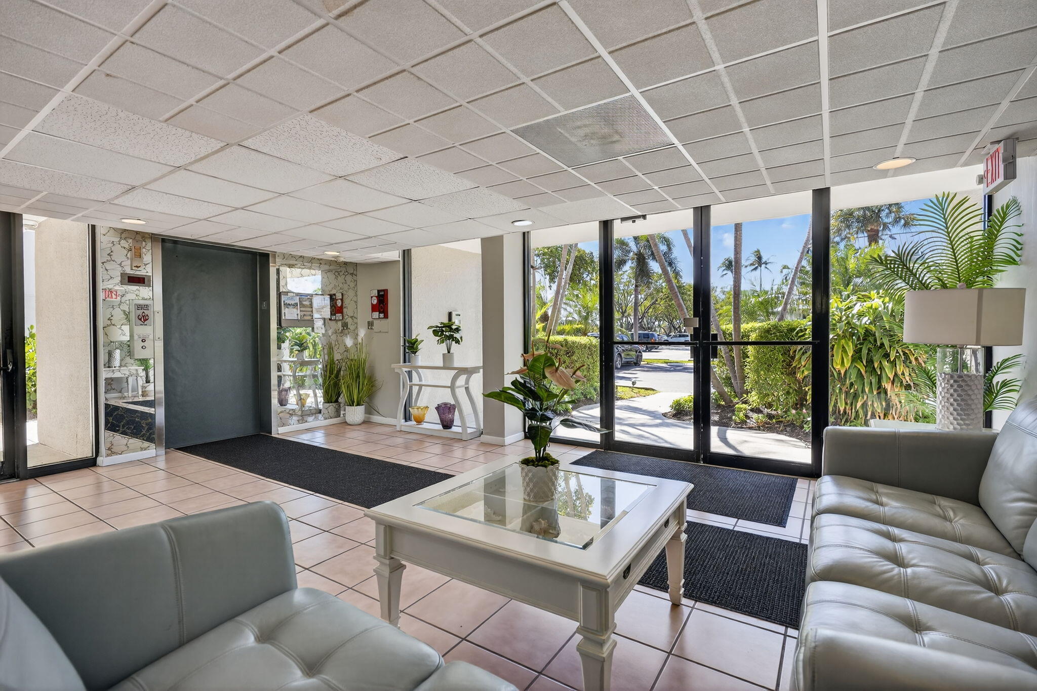 JUPITER OCEAN AND RACQUET CLUB - Residential