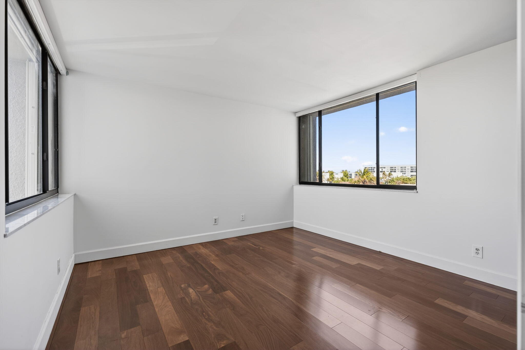 JUPITER OCEAN AND RACQUET CLUB - Residential