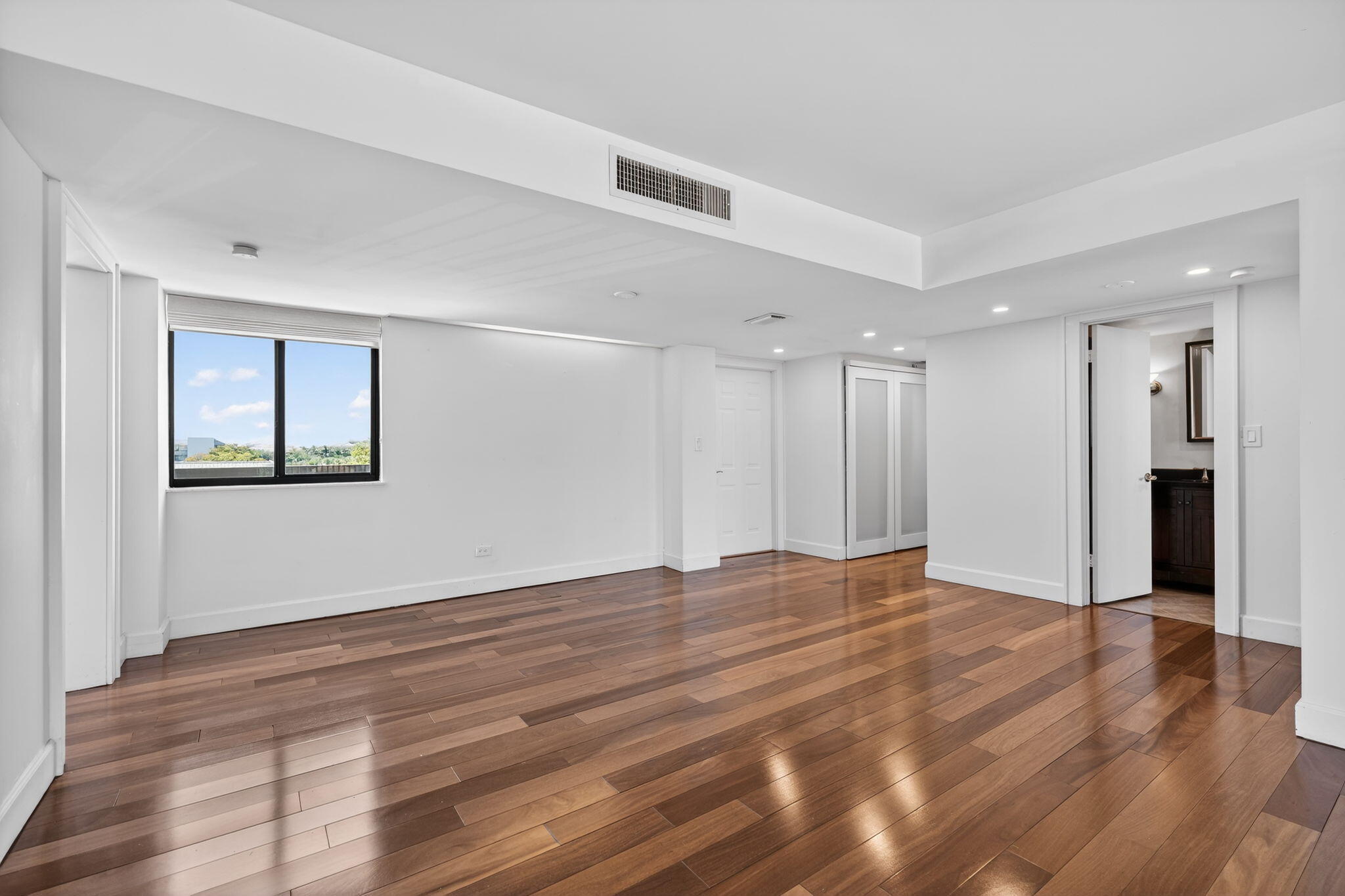 JUPITER OCEAN AND RACQUET CLUB - Residential