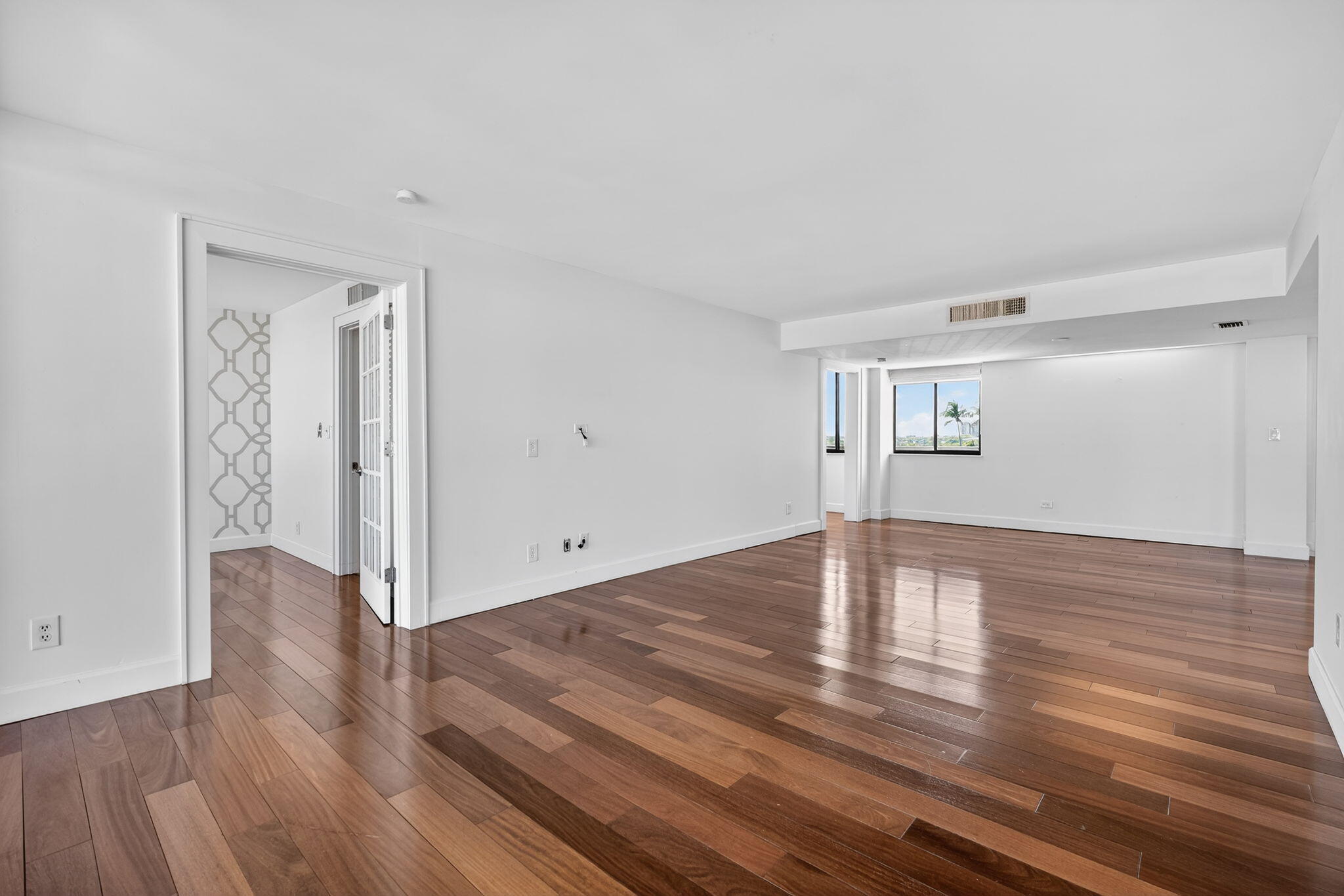 JUPITER OCEAN AND RACQUET CLUB - Residential