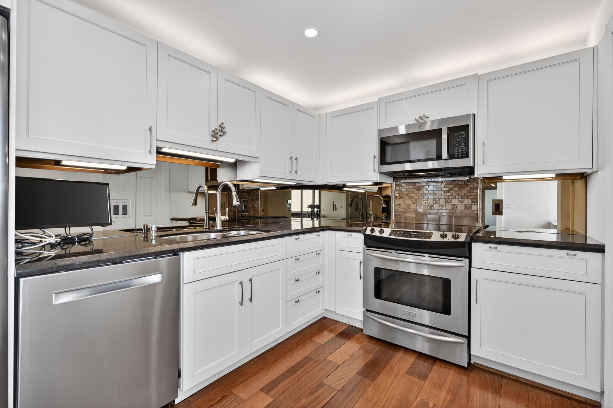 JUPITER OCEAN AND RACQUET CLUB - Residential