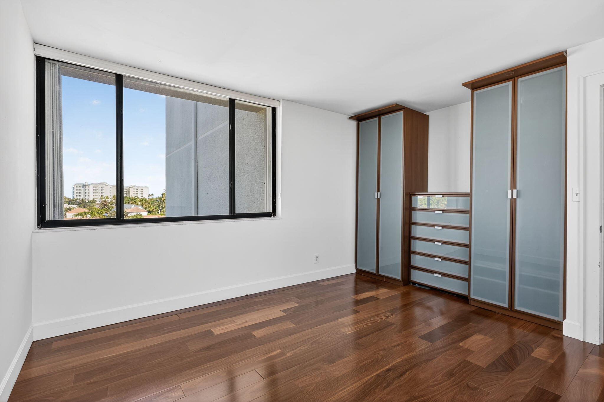 JUPITER OCEAN AND RACQUET CLUB - Residential