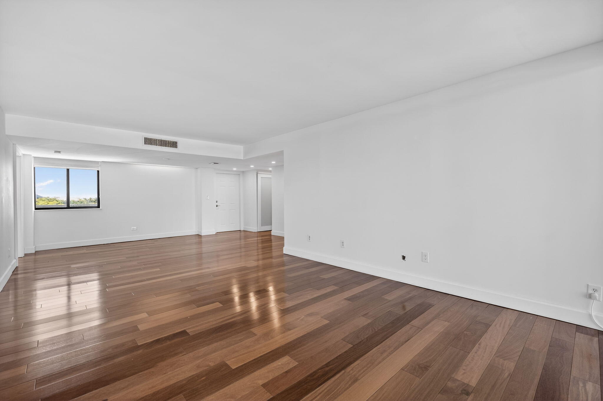 JUPITER OCEAN AND RACQUET CLUB - Residential