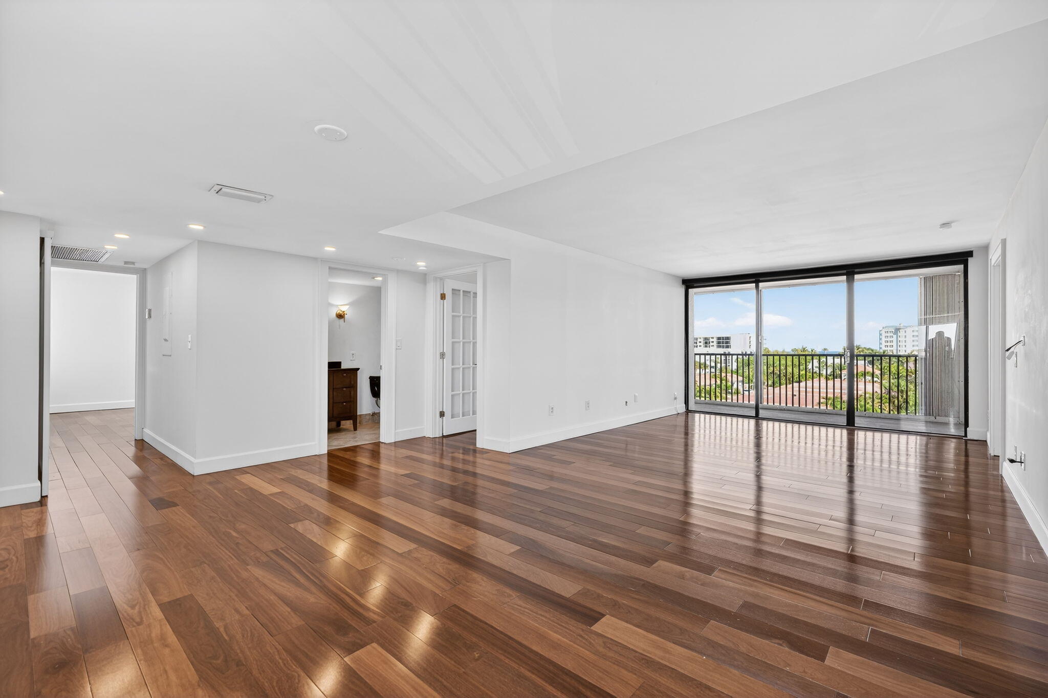 JUPITER OCEAN AND RACQUET CLUB - Residential