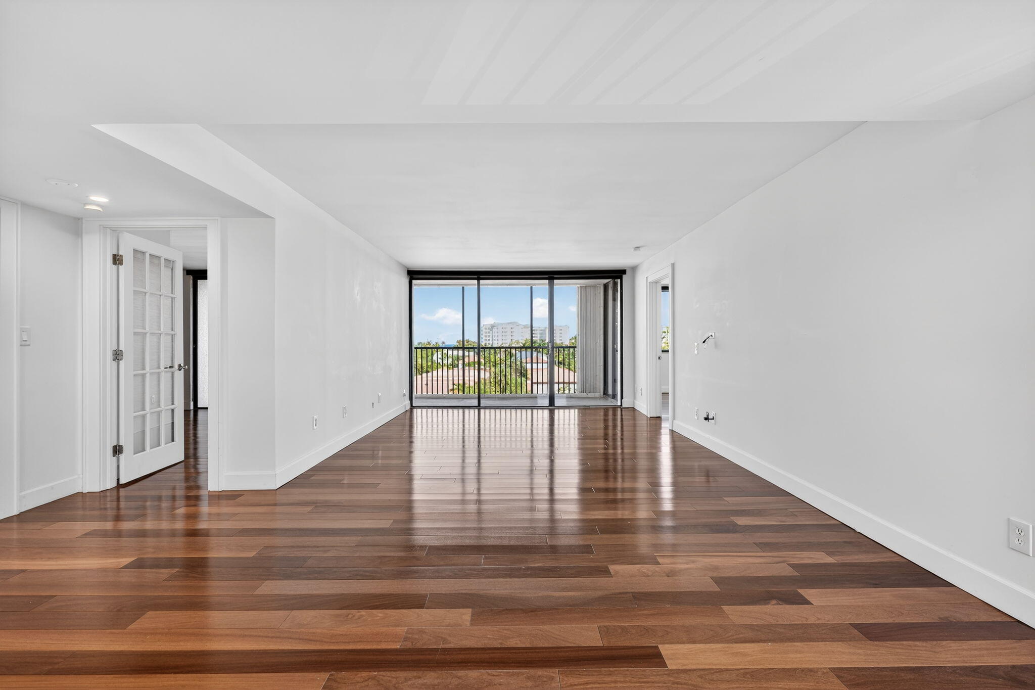 JUPITER OCEAN AND RACQUET CLUB - Residential