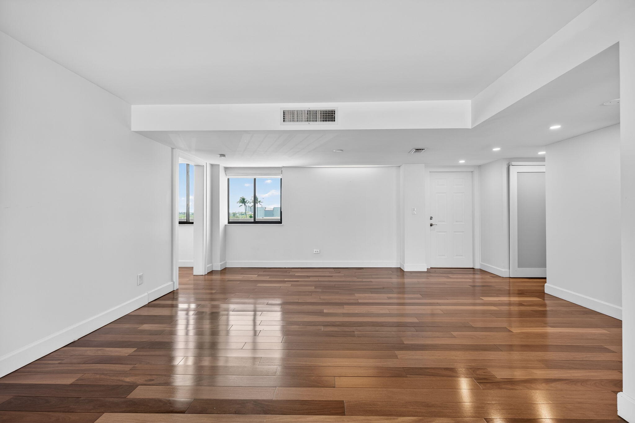 JUPITER OCEAN AND RACQUET CLUB - Residential