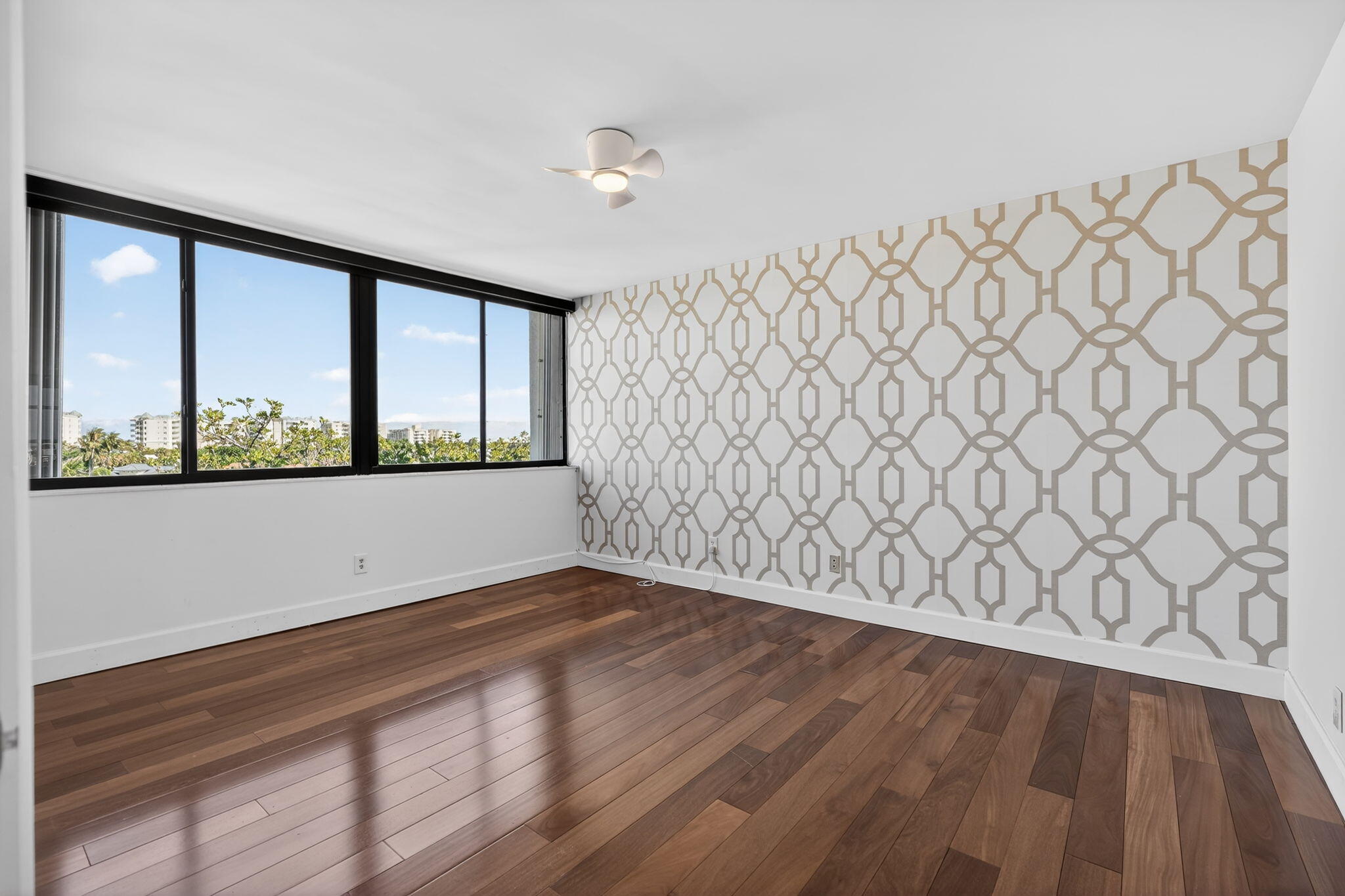 JUPITER OCEAN AND RACQUET CLUB - Residential