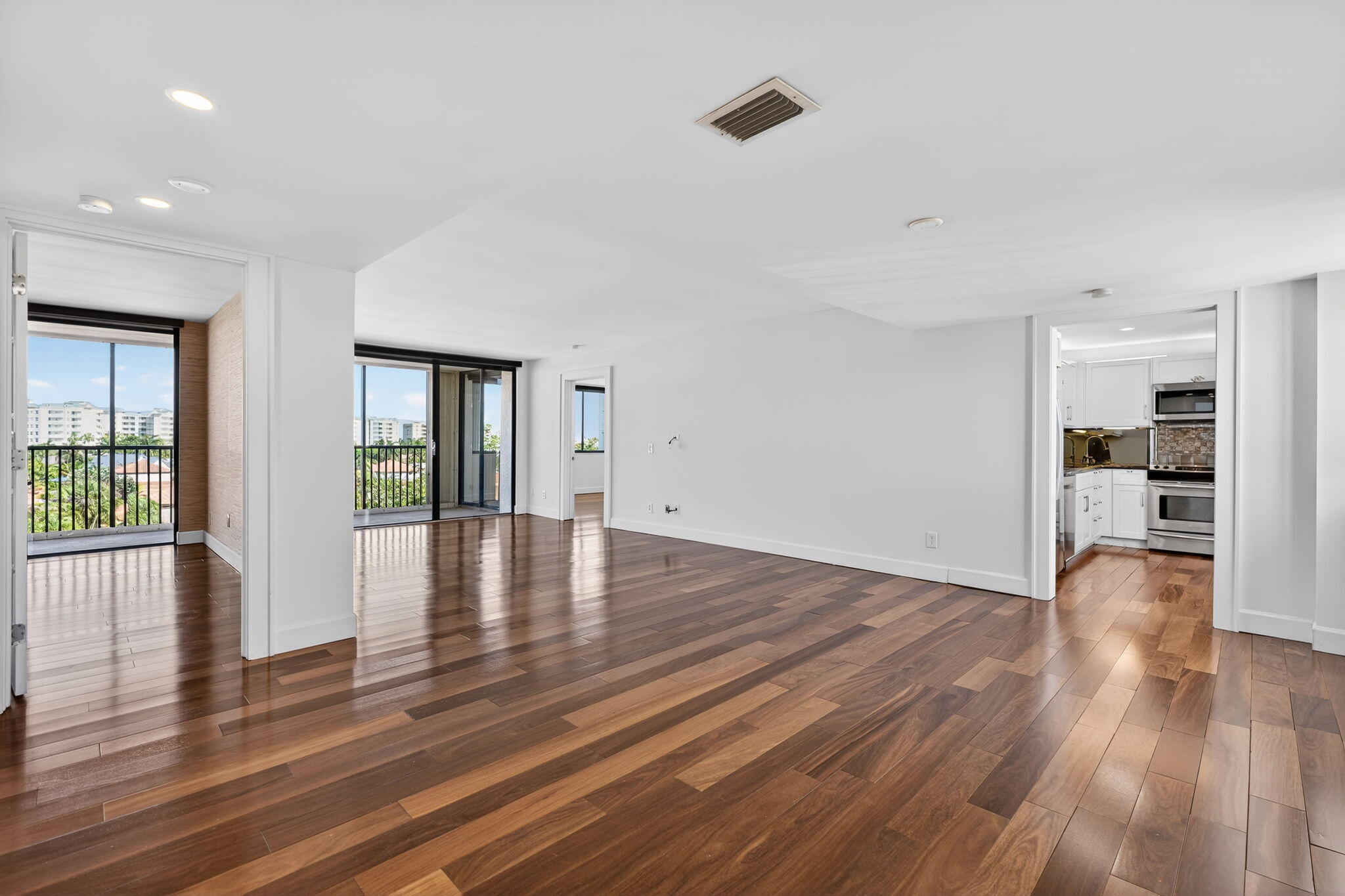 JUPITER OCEAN AND RACQUET CLUB - Residential