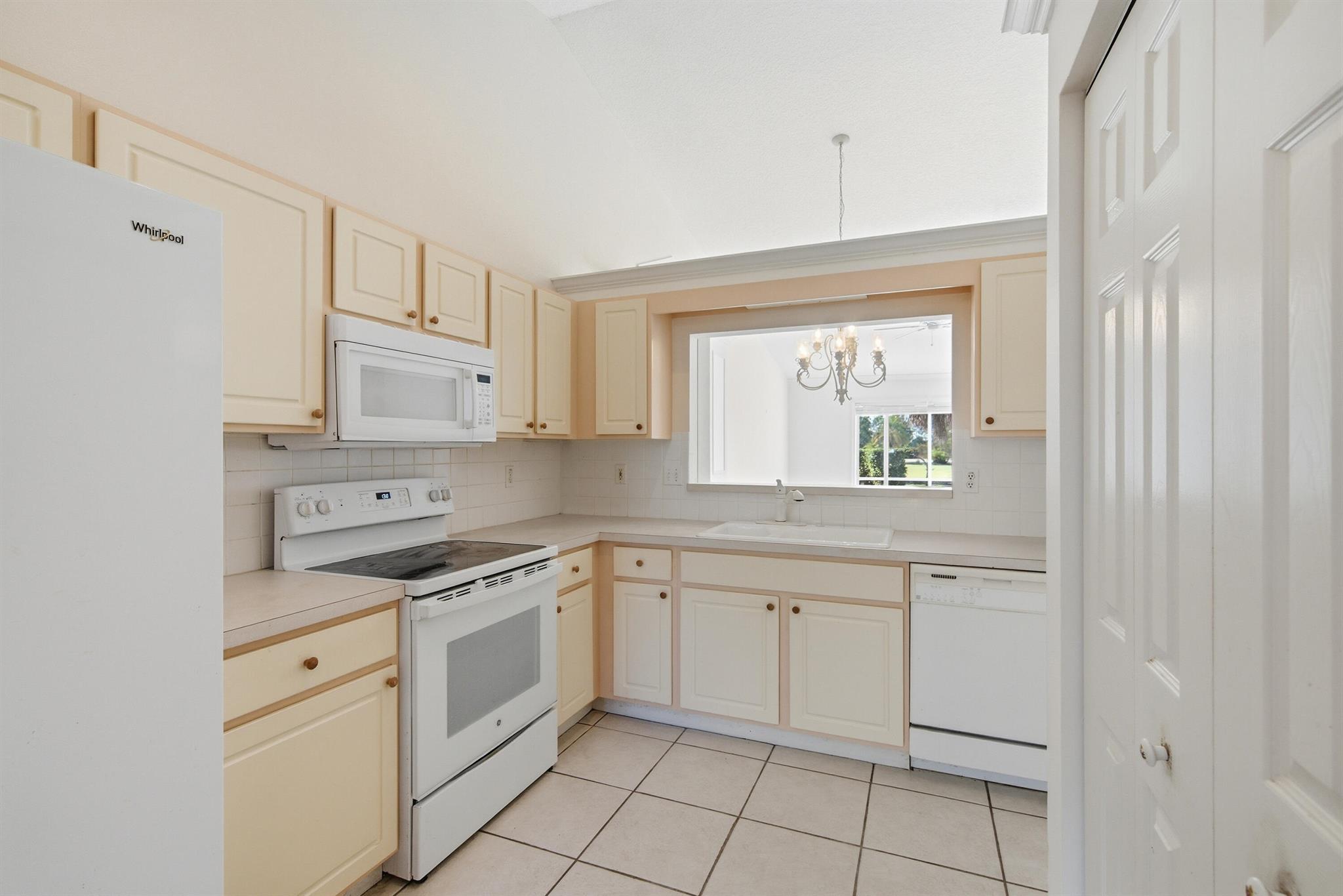 JENSEN BEACH GOLF AND COU - Residential