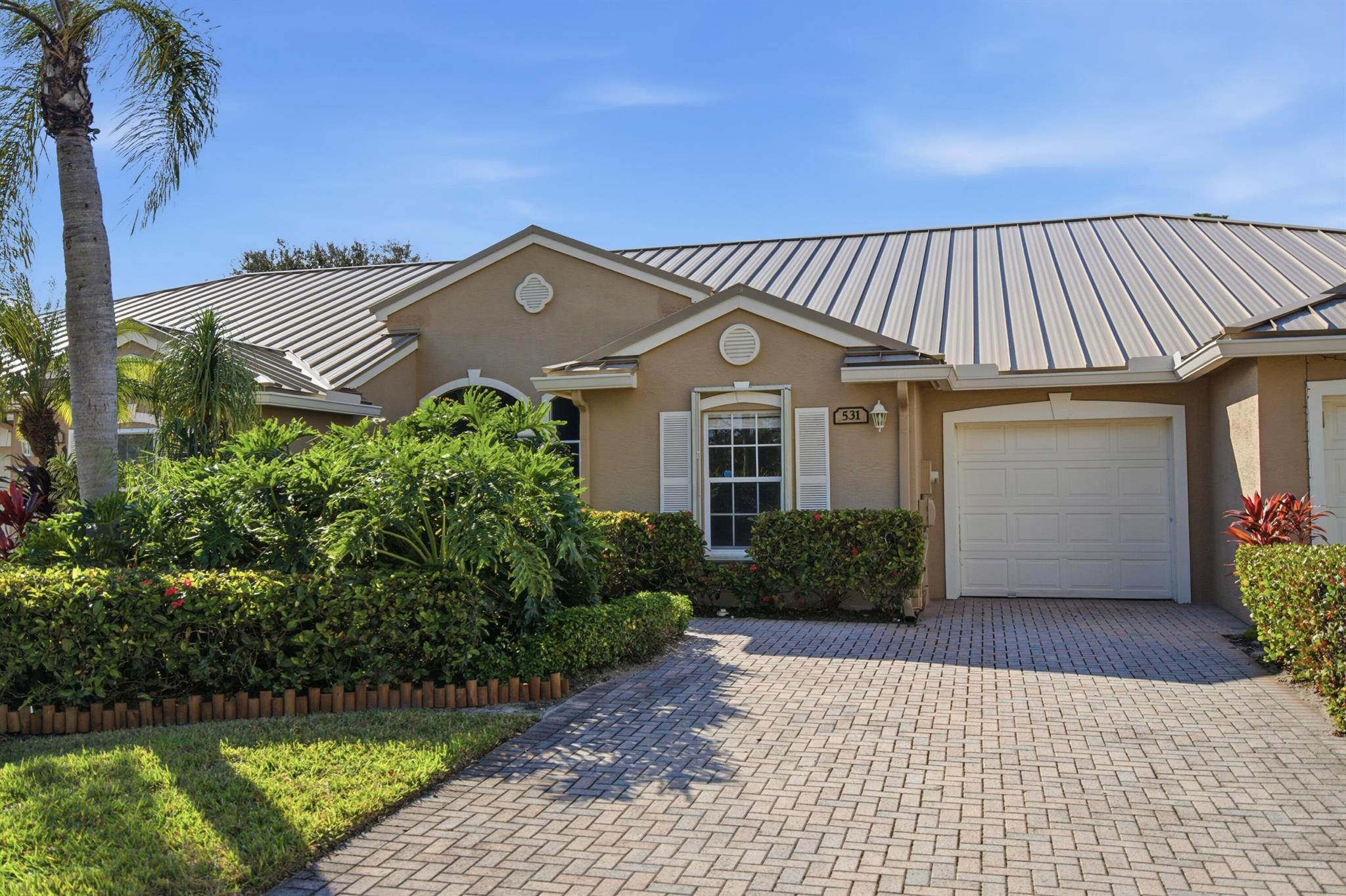 JENSEN BEACH GOLF AND COU - Residential