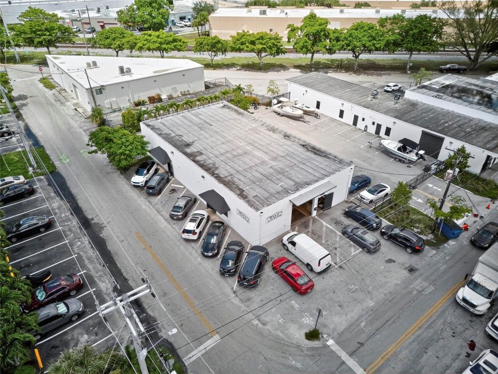 Photo of 1101 NE 8th Avenue, Fort Lauderdale, FL 33304 (MLS # F10530725)