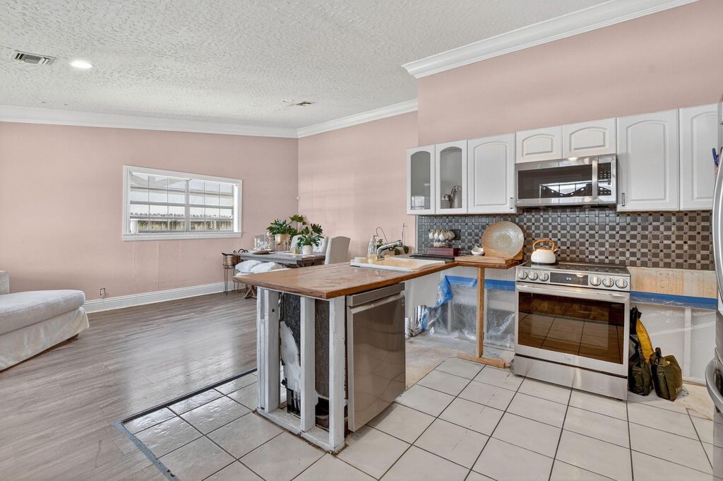 Photo of 10548 Boca Entrada Boulevard, Boca Raton, FL 33428 (MLS # R11108831)