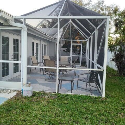 2285 Saratoga Lane